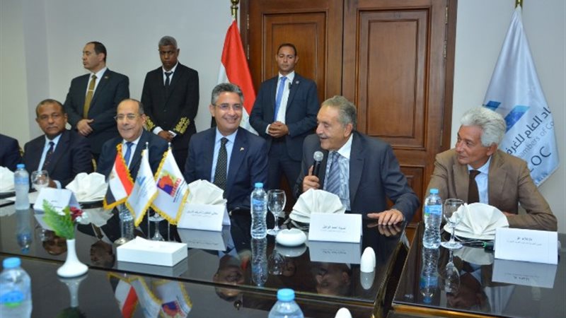 وزير التموين وممثلي اتحاد الغرف التجارية