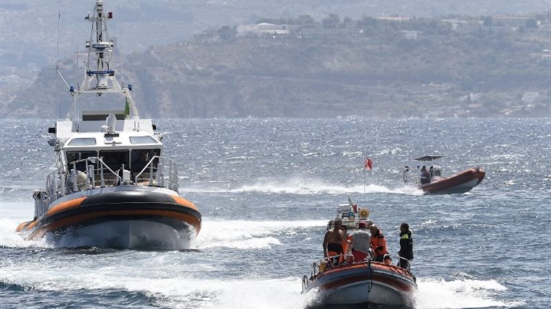 السلطات الإيطالية تواصل البحث عن المفقودين في جزيرة صقلية