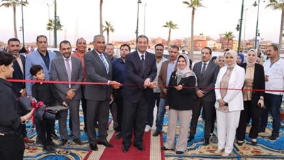 محافظ دمياط يفتتح معرض «احنا معاك» لصغار الصناع والمنتجين (صور)