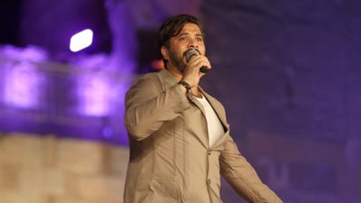مصطفى حجاج يشعل الأجواء في مهرجان القلعة