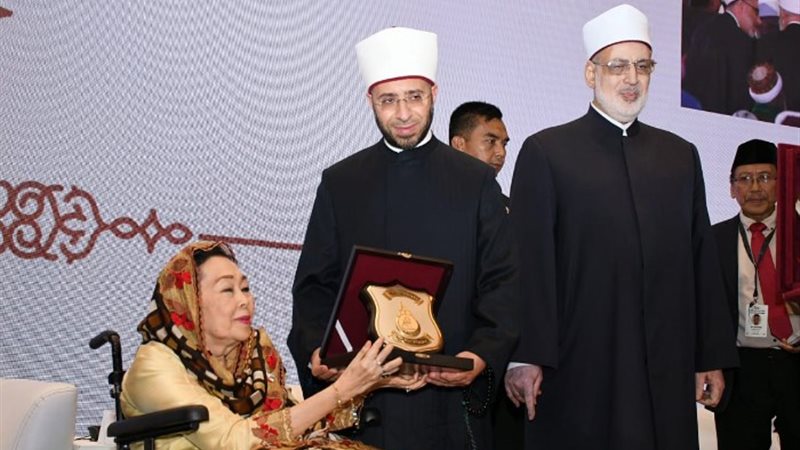 تكريم الشخصيات المؤثرة