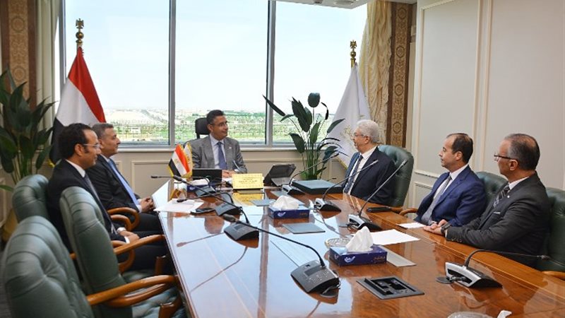 وزير التموين يجتمع برئيس الشعبة العامة للذهب