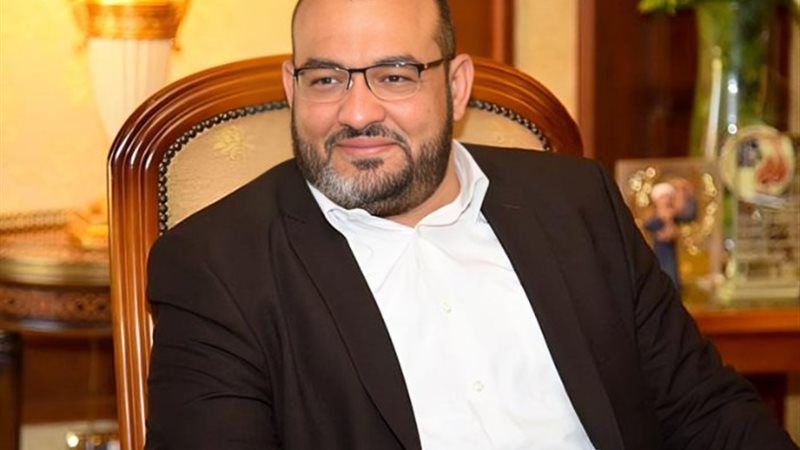 الدكتور محمد حسن في عالم الفيزياء