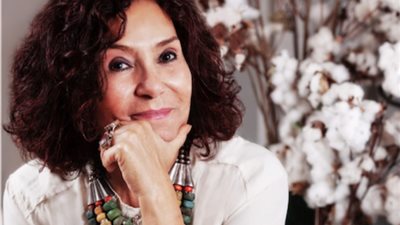 أخرهم ليدي جاجا، عزة فهمي أيقونة تصميم الحلي وخيار نجمات العالم