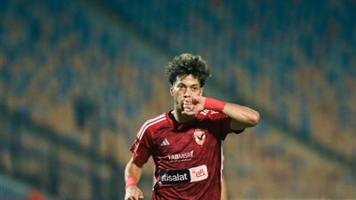 إمام عاشور يؤدي مناسك العمرة قبل انضمامه لمعسكر منتخب مصر