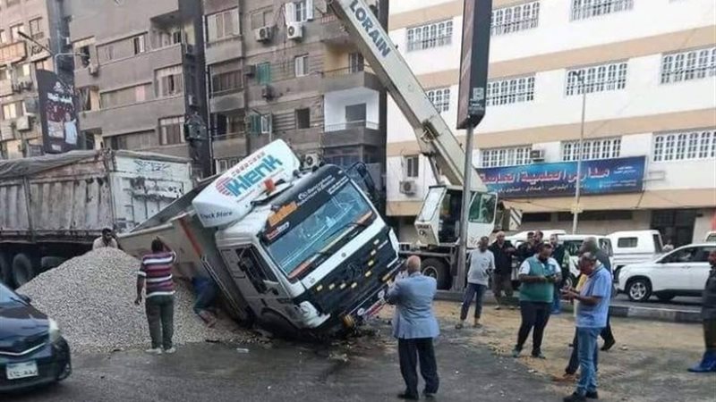 حادث انقلاب تريلا بالمطرية