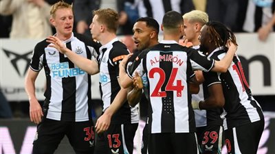 نيوكاسل يونايتد يحقق انتصاراً صعباً على توتنهام في الدوري الإنجليزي