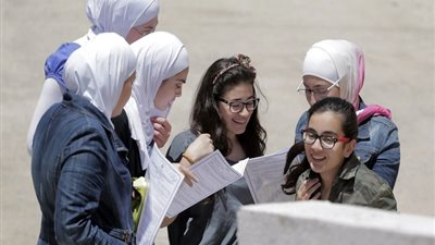 اليوم طلاب الثانوية العامة الشعبة الأدبية يؤدون امتحان علم النفس بالدور الثاني