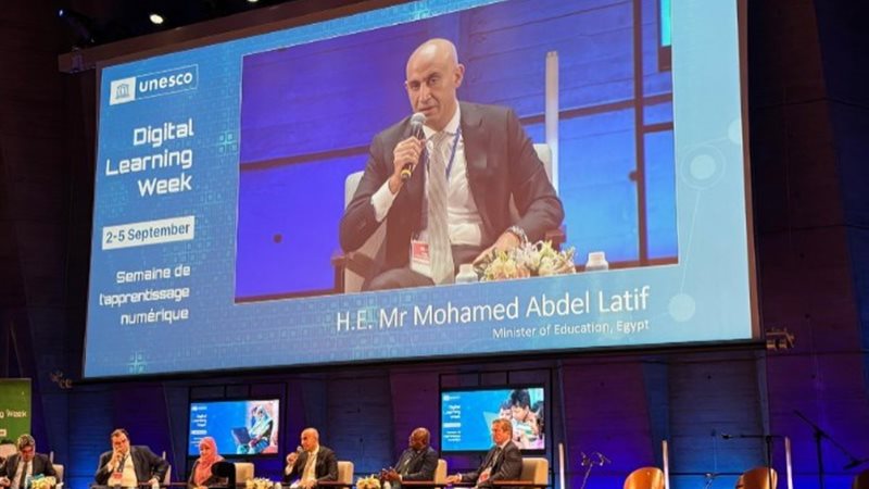 محمد عبد اللطيف وزير التربية والتعليم