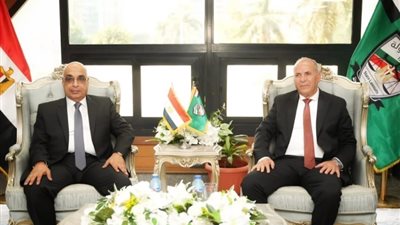 وزير العدل يزور رئيس هيئة قضايا الدولة لتهنئته بمنصبه الجديد