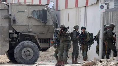 الاحتلال الإسرائيلي يعتقل 13 شخصا شمال غرب القدس