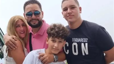 وسط غياب والده، وصول نجل أحمد رزق لاستكمال محاكمته بقتل «عامل الدليفري»