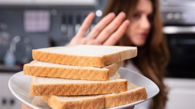 أعراض تجبرك على التوقف عن تناول الخبز فورا
