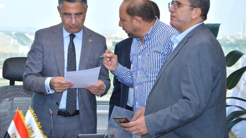 وزير التموين والتجارة الداخلية الدكتور شريف فاروق