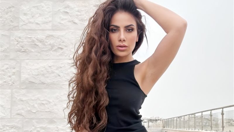 الفنانة صبا مبارك