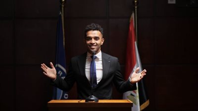 من البيت الأبيض إلى الأهرامات، بيراميدز يعلن تعاقده مع أوباما