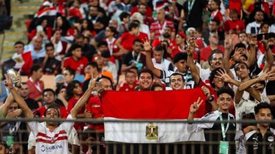 الجماهير تشعل استاد القاهرة في مباراة مصر والرأس الأخضر (صور)
