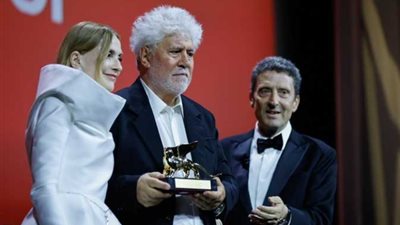 تفاصيل جوائز مهرجان فينيسيا السينمائي الدولي في دورته الـ 81