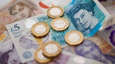 سعر الجنيه الإسترليني اليوم الجمعة في عدد من البنوك