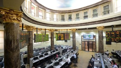 تباين مؤشرات البورصة المصرية بمستهل تداولات اليوم الأحد