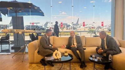 وزير الطيران يبحث مع «المندوس»  تكنولوجيا الاستمطارالصناعى