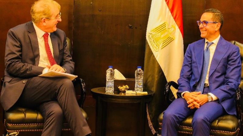 المهندس حسن الخطيب وزير الاستثمار