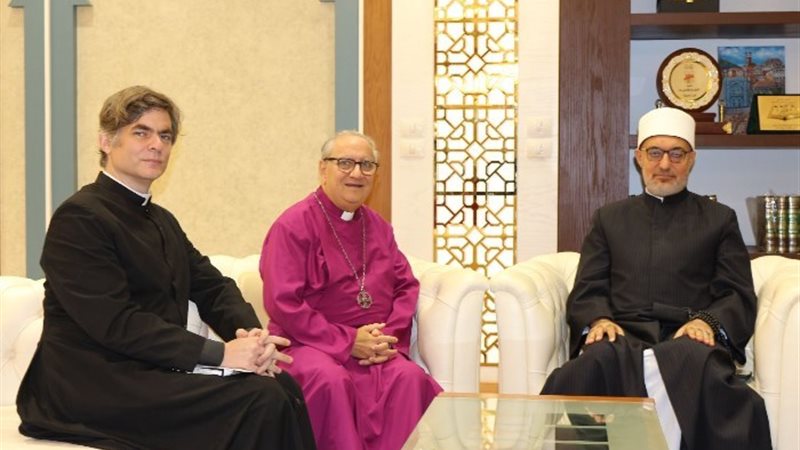 المفتي يستقبل مدير المركز المسيحي