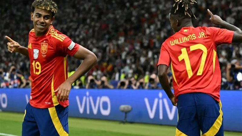 لاعبي منتخب إسبانيا