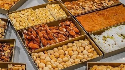 دار الإفتاء: التهادي بحلوى المولد النبوي الشريف بين الناس لا حرج فيه