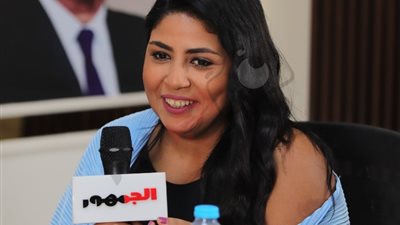 زينب العبد لـ «الجمهور»: أتمنى العيش في زمن الأبيض والأسود
