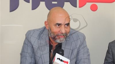 إيهاب منير يكشف لـ«الجمهور» حقيقة وجود جزء ثان من مسلسل عمر أفندي
