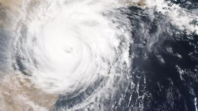 الطبيعة تكشر عن أنيابها، أعاصير في فيتنام والصين وأمريكا تترقب 