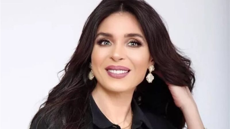 الراقصة دينا