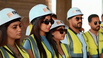 عمرو أديب يستعرض الطفرة الإنشائية لشركة ERG بمجال التطوير العقاري