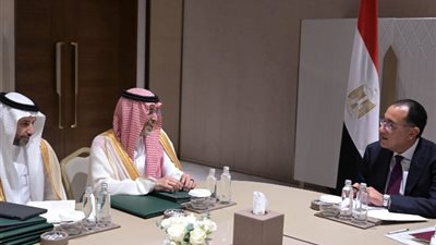رئيس الوزراء يلتقي وزير المالية السعودي لبحث عدد من ملفات الشراكة بين البلدين