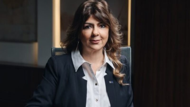 نيفين صبور
