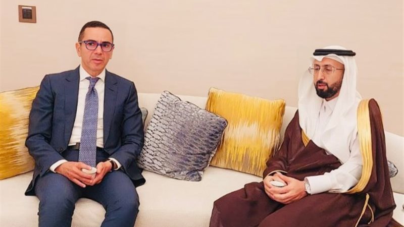 المهندس حسن الخطيب وزير الاستثمار والتجارة الخارجية أثناء ا