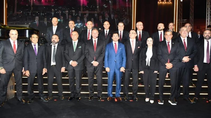 مجلس إدارة الأهلي مع وزير الرياضة