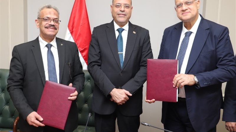 فعاليات توقيع اتفاقية عمل جماعية