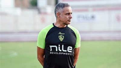 أحمد سليمان يعقد جلسة مع مدرب الزمالك قبل مواجهة الشرطة الكيني