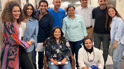 انتهاء تصوير مسلسل «تيتا زوزو» لإسعاد يونس وصورة الـ«فركش» تجمعها بالمخرج الراحل تامر فتحي