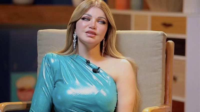 الكاتبة ياسمين الخطيب