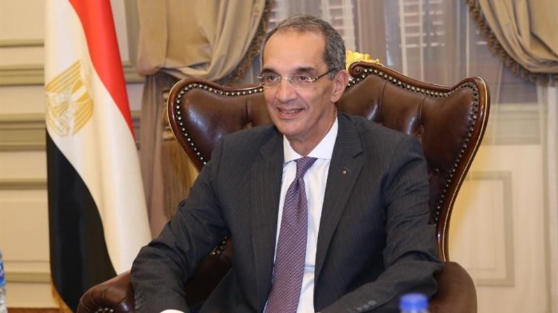 عمرو طلعت وزير الاتصالات وتكنولوجيا المعلومات