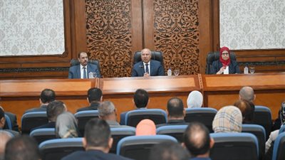 كامل الوزير: تشكيل جمعية للمستثمرين بالمناطق الصناعية وسحب الأراضي غير المستغلة