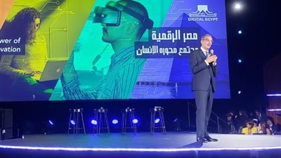 وزير الاتصالات: 58 مليون مواطن مستفيد من الكابلات البحرية في قري «حياة كريمة»