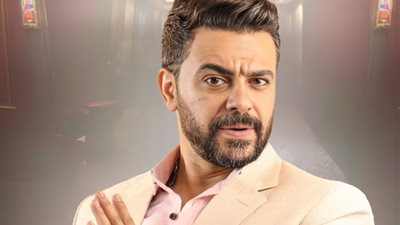 بعد إعلان اعتزاله، كريم الحسيني على خشبة مسرح السلام بـ «كازينو» اليوم