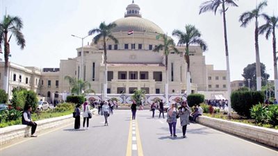 جامعة القاهرة تواصل إجراءات الكشف الطبي على الطلاب المستجدين