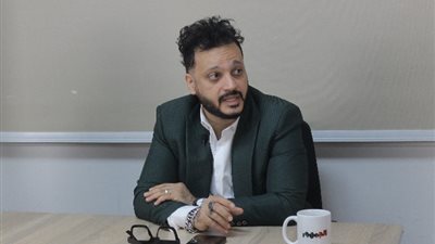 وفاة شقيق المطرب إيساف بعد صراع مع المرض