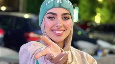 دفاع البلوجر هدير عاطف يطلب لجنة فنية لتفريغ هاتفها أمام المحكمة