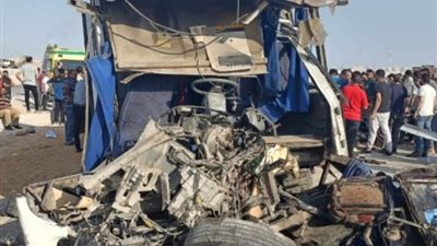 مصرع شخص وإصابة آخر في حادث انقلاب ربع نقل بالصحراوي الشرقي بسوهاج